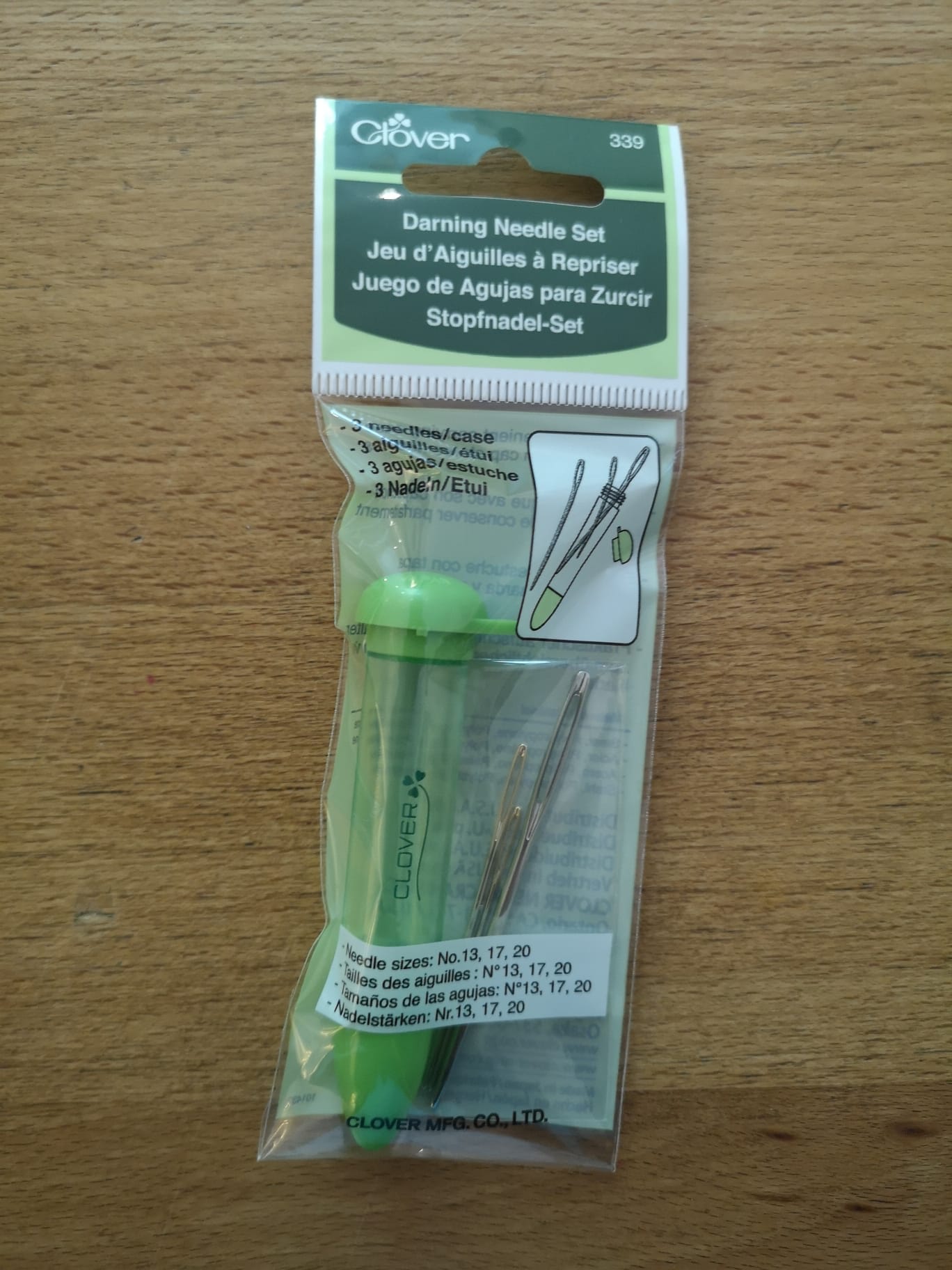 Clover Darning Needles with Latch Hook Eye